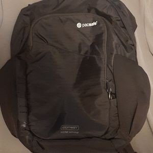 Shoulder travel bag